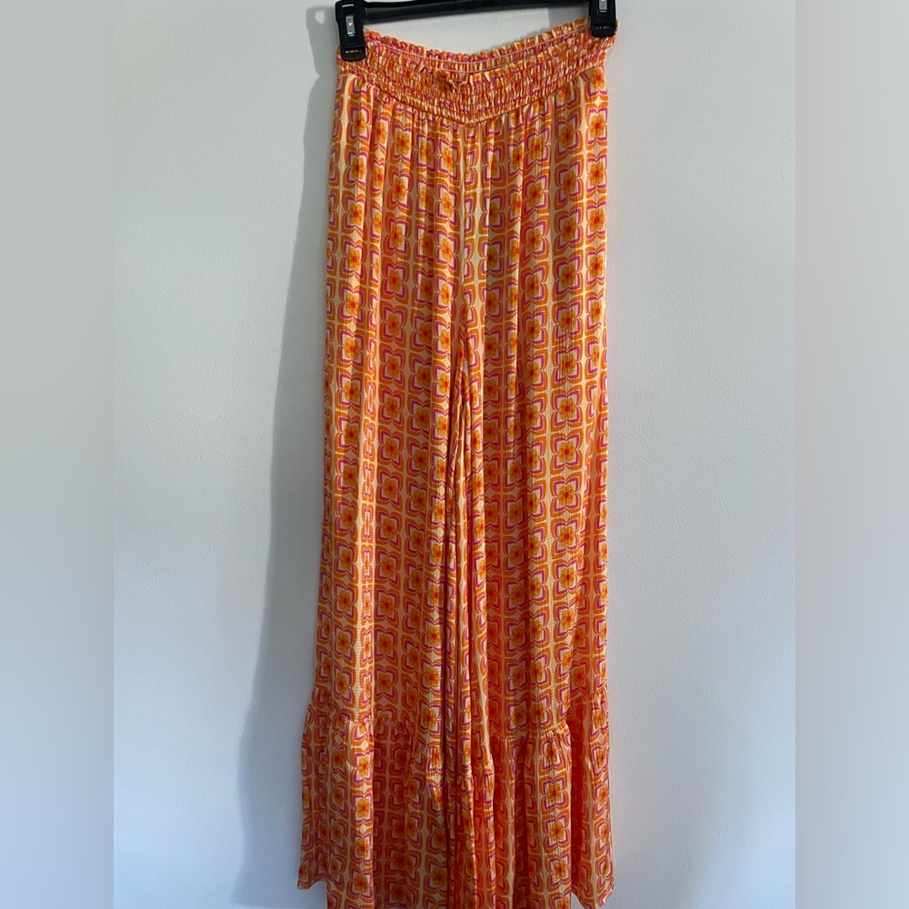 Brand New SHORE “Peplum Pant” size XS